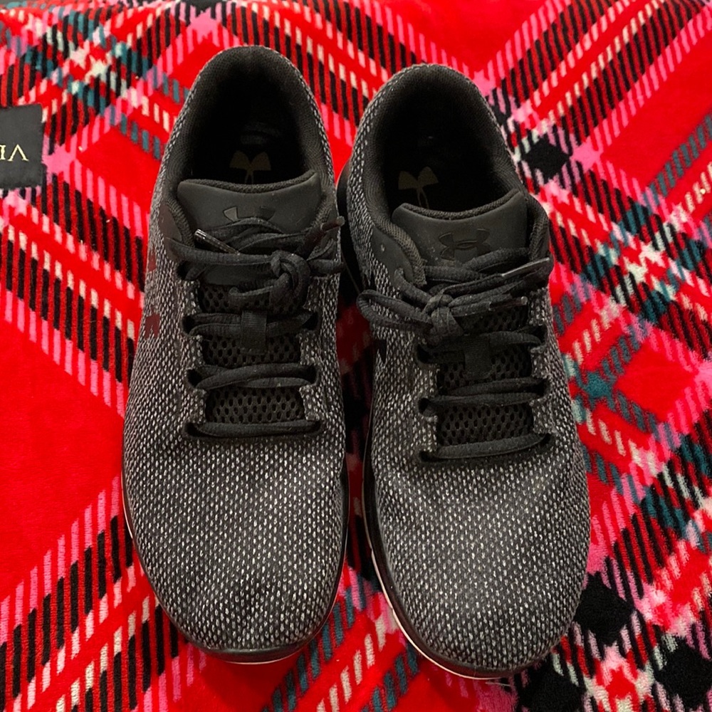 Under armor shoes. Size 8.5. Mens